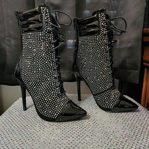 Gorgeous boots high heeled